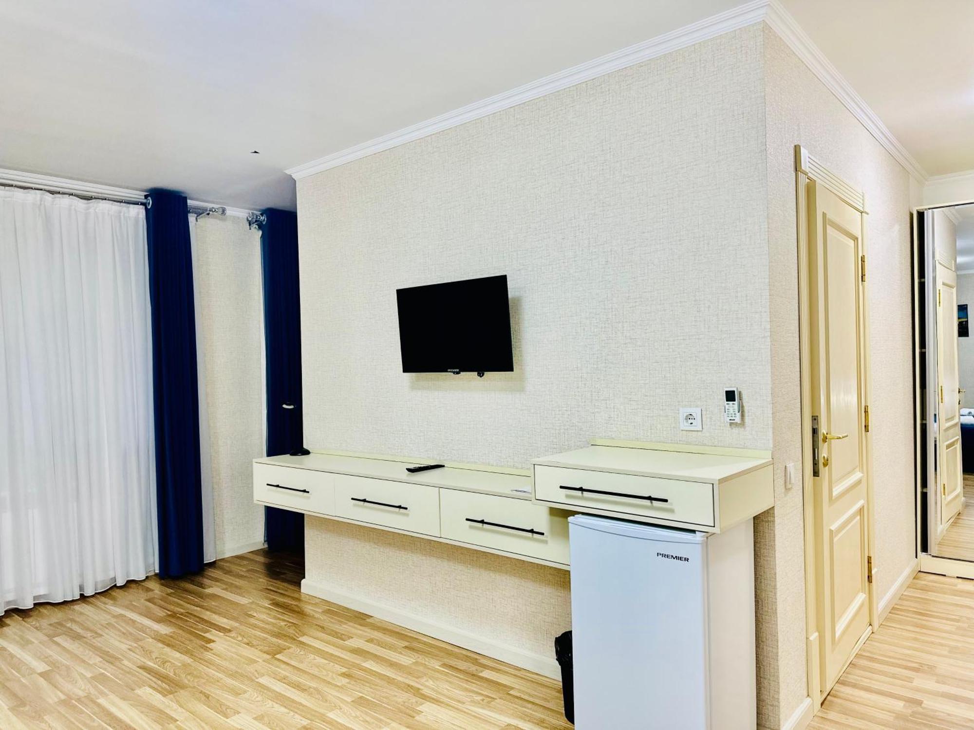 Novza Palace Hotel By Hotelpro Group Tashkent Bagian luar foto